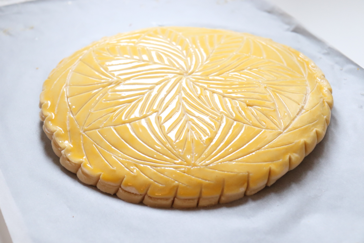 Galette des rois frangipane amande traditionnelle - Recette Olivia Pâtisse (pâte feuilletée inversée)