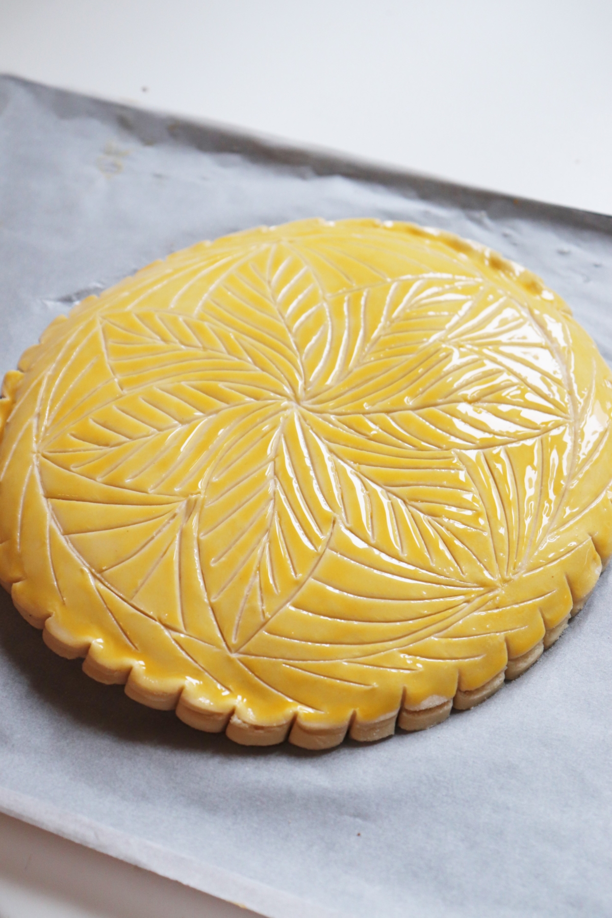 Galette des rois frangipane amande traditionnelle - Recette Olivia Pâtisse (pâte feuilletée inversée)