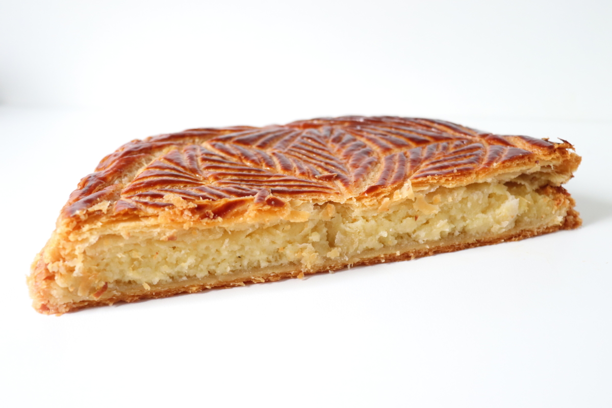 Galette des rois frangipane amande traditionnelle - Recette Olivia Pâtisse (pâte feuilletée inversée)