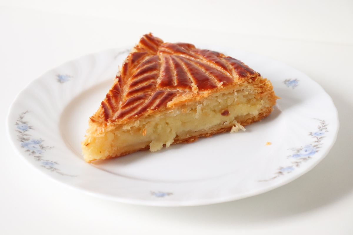 Galette des rois frangipane amande traditionnelle - Recette Olivia Pâtisse (pâte feuilletée inversée)
