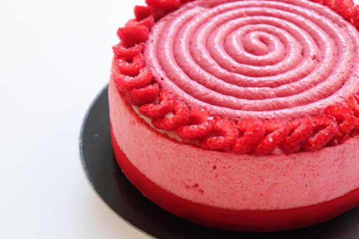 Charlotte vanille, framboise et chocolat Ruby - Recette Olivia Pâtisse