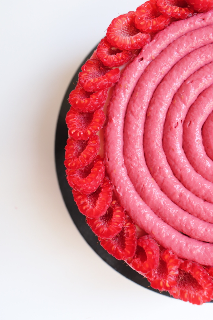 Charlotte vanille, framboise et chocolat Ruby - Recette Olivia Pâtisse