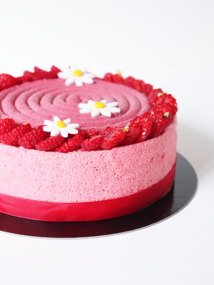 Charlotte vanille, framboise et chocolat Ruby - Recette Olivia Pâtisse