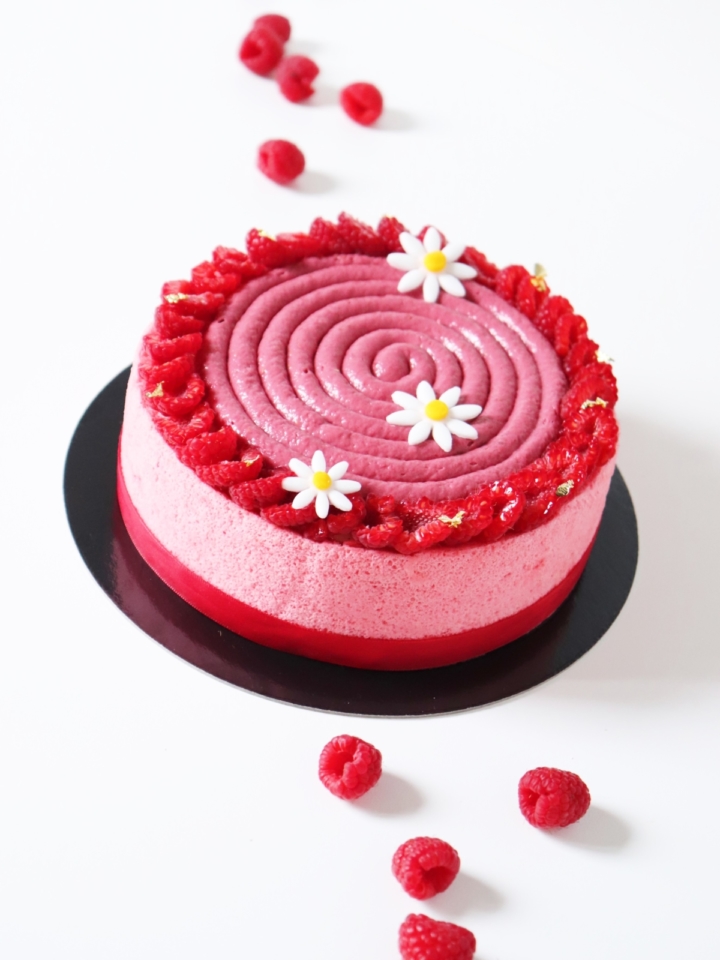 Charlotte vanille, framboise et chocolat Ruby - Recette Olivia Pâtisse