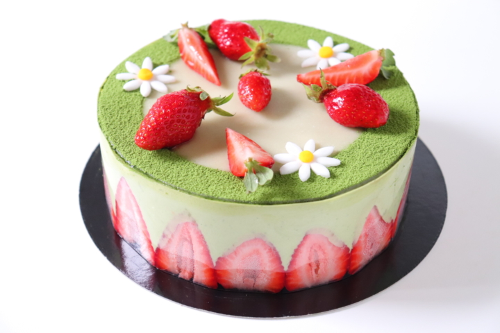 Fraisier au matcha (crème diplomate) - Recette Olivia Pâtisse